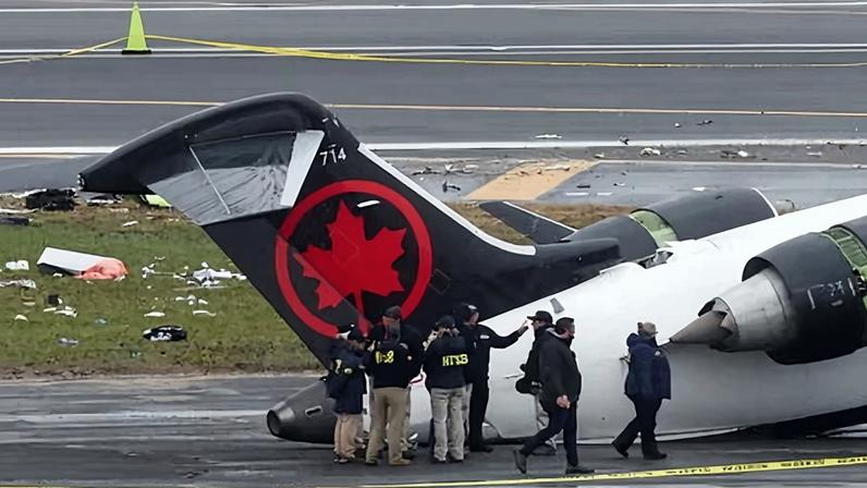 Um milagre: comissária canadense ejetada sobrevive a acidente em Nova York