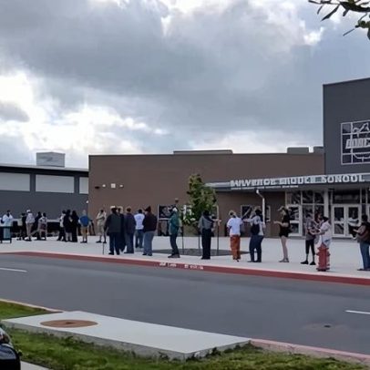 Estudante no Texas atira em professor e comete suicídio na escola