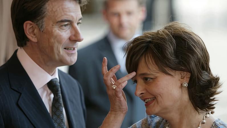 Cherie Blair afirma que Mandelson tem direito a julgamento justo