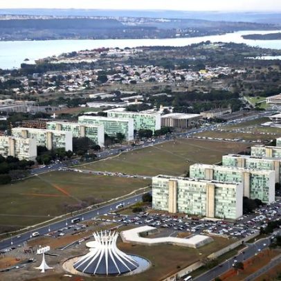 Lula sanciona projeto que reestrutura carreiras e cria 13 mil cargos docentes