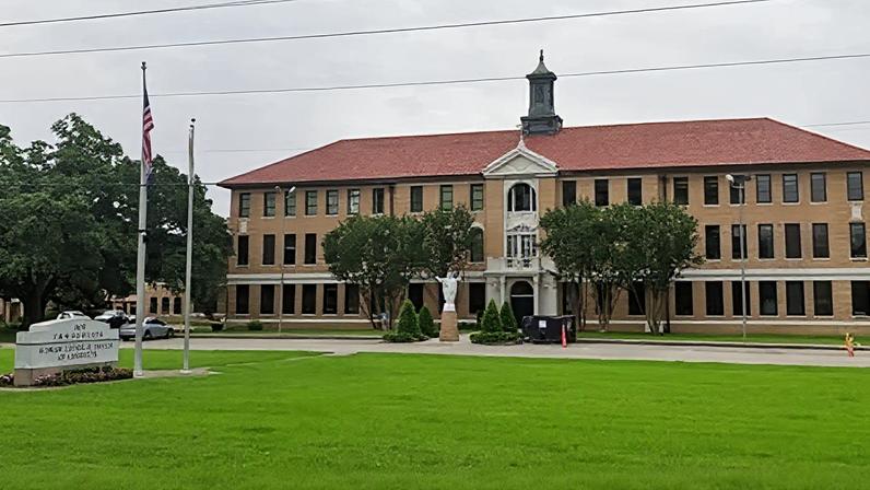 Sacerdote católico na Louisiana é acusado de abuso sexual infantil