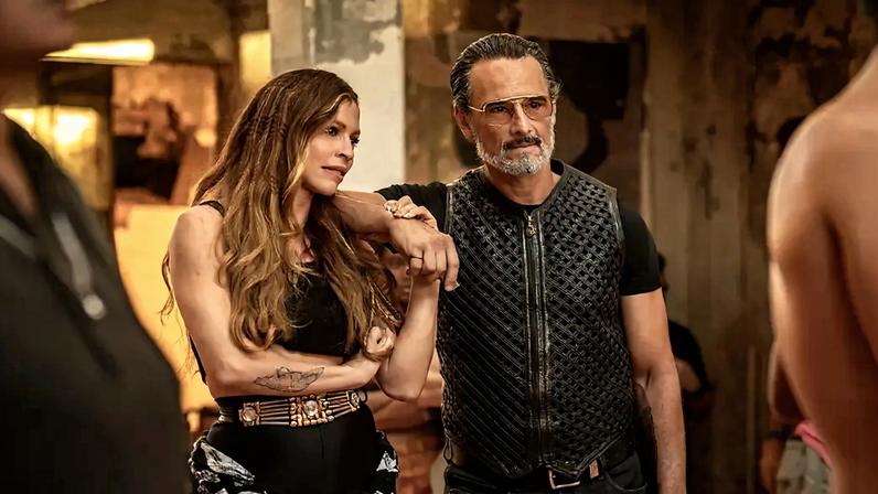 Grazi Massafera e Rodrigo Santoro em cena de "Corrida dos Bichos"