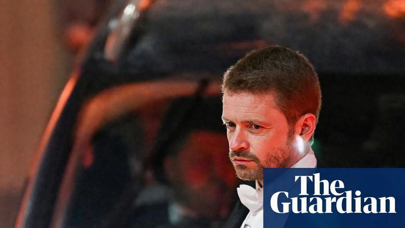 Transcrição McSweeney não revelou cargo no No. 10 em ligação 999