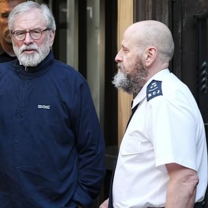Demandantes encerram ação contra Gerry Adams sobre bombardeios do IRA