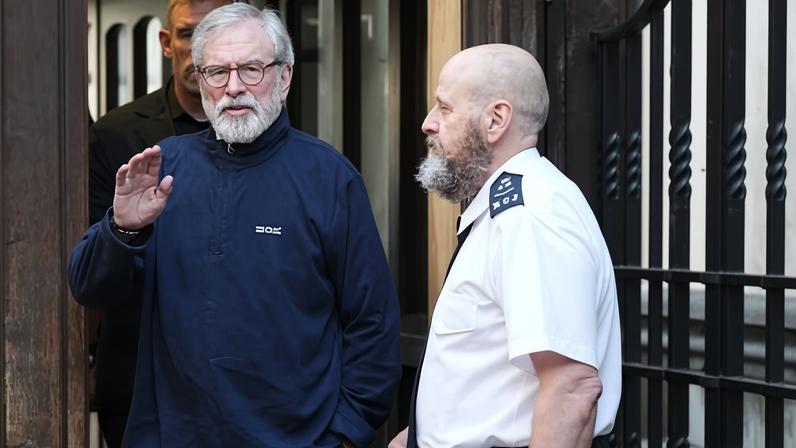 Demandantes encerram ação contra Gerry Adams sobre bombardeios do IRA