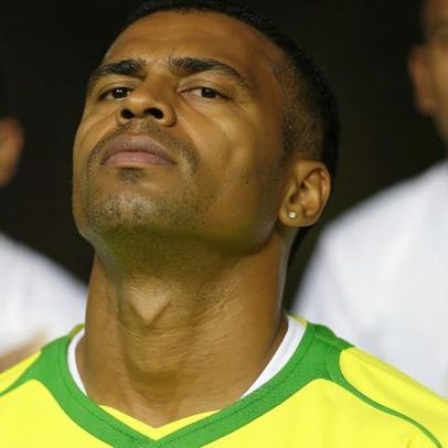 Romário rebate comentário de Casagrande e chama jogador de meia boca