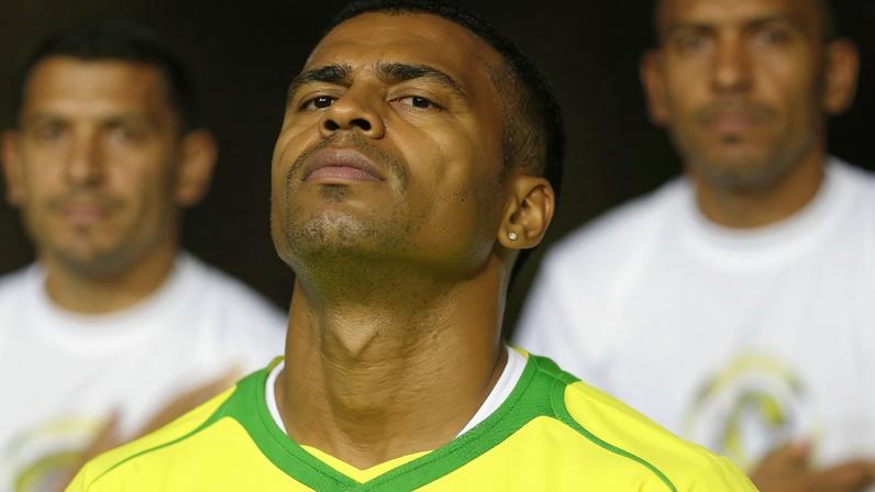 Romário rebate comentário de Casagrande e chama jogador de meia boca