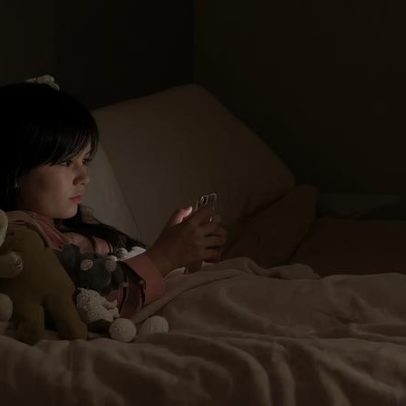 Excesso de redes sociais em crianças está ligado a depressão e ansiedade graves