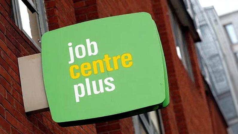 Jovens criados em cuidados na Inglaterra ficam sem emprego, empresas lentas para se adaptar