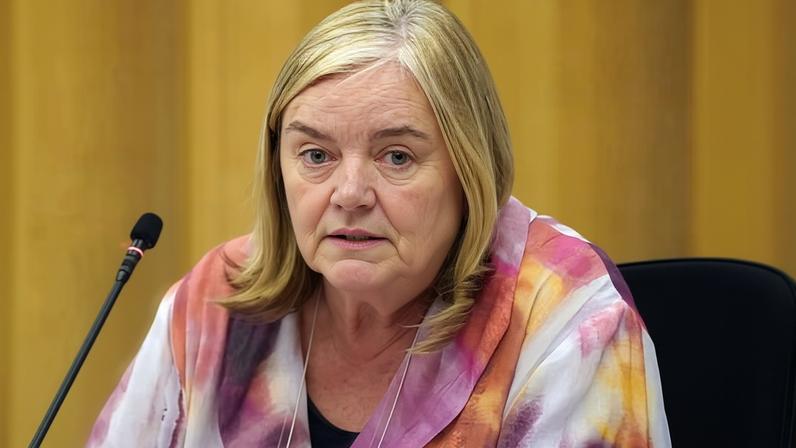 Louise Casey vê momento decisivo no sistema de assistência social da Inglaterra