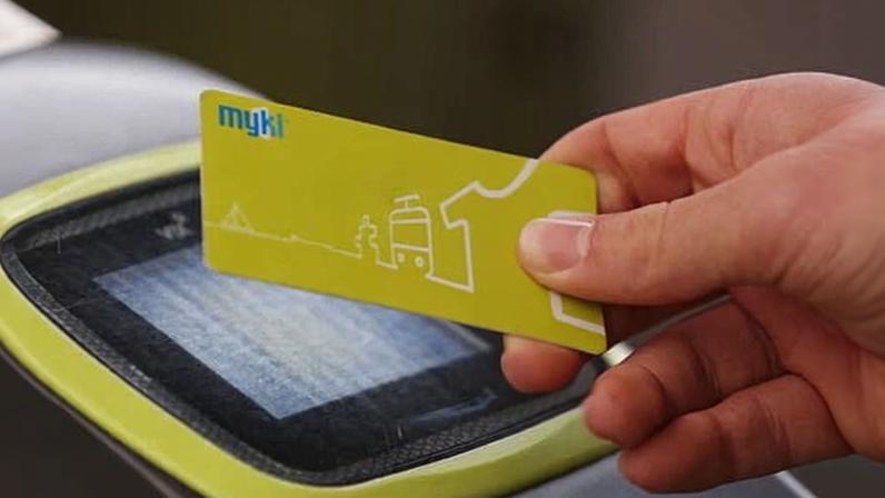 Transporte público sem Myki para todos só em 2027, aponta auditor de Vic