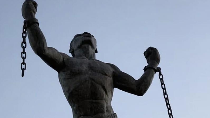 Reconhecer o tráfico de escravos como crime contra a humanidade