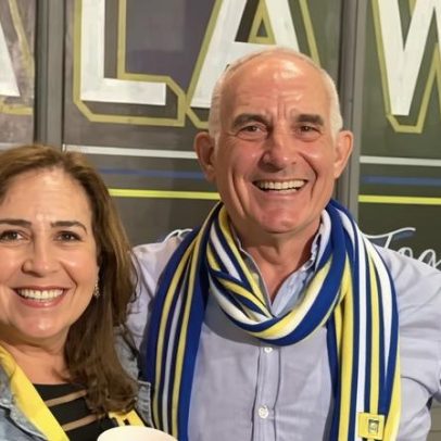 Cirurgia futurista médico britânico usa robô para remover próstata em Gibraltar