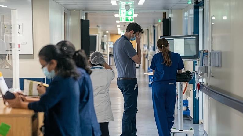 Reestruturação do NHS é o maior risco ao esforço de Streeting para revitalizar