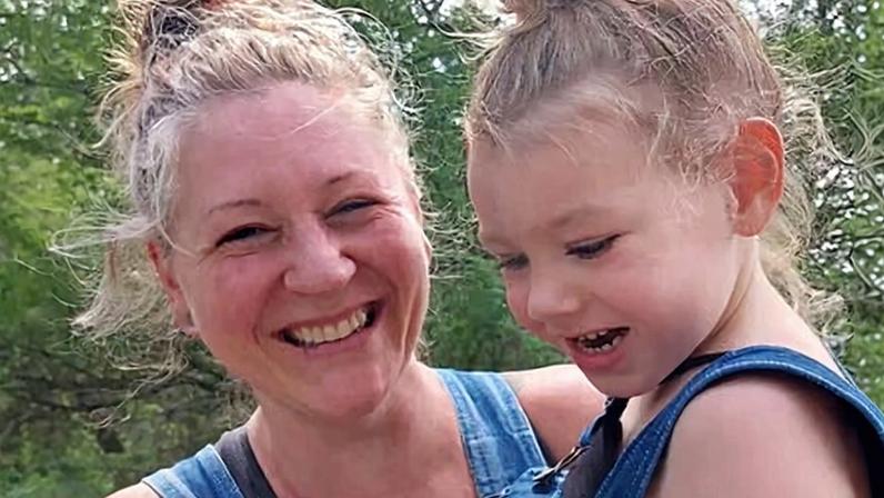 Menina canadense de sete anos com autismo e mãe detidas pelo ICE no Texas