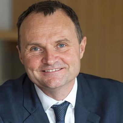 Revisão de empréstimos estudantis para alunos sem A-levels é solicitada