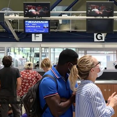 Governo reverte posição e permite duais nacionais entrarem no Reino Unido com passaporte UE