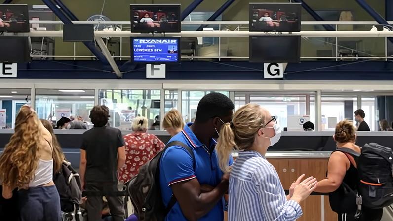 Governo reverte posição e permite duais nacionais entrarem no Reino Unido com passaporte UE