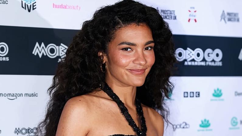 Olivia Dean lidera com três vitórias no MOBO Awards 2026