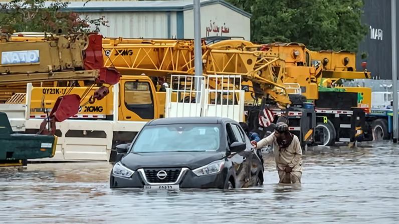 Tempestades atingem Emirados Árabes Unidos e Arábia Saudita