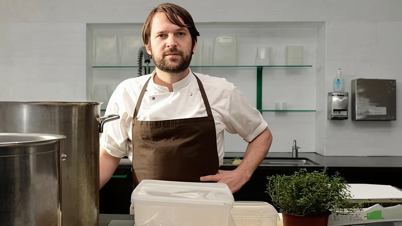 Chef do Noma renuncia após acusações de abuso físico contra equipe