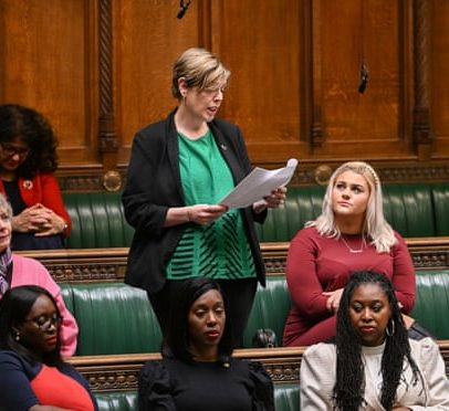 Filhos, suspeitos em quase um quinto dos homicídios contra mulheres no Reino Unido