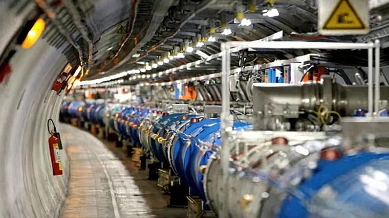 Cientistas descobrem próton mais pesado com detector aperfeiçoado