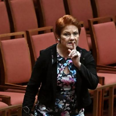 Senador australiano de direita é censurado por comentários contra muçulmanos
