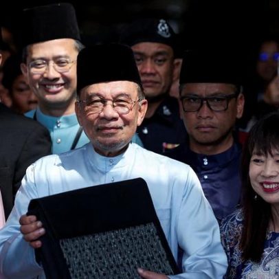 Parlamento malaio não aprova projeto que limita mandato do PM a dois mandatos