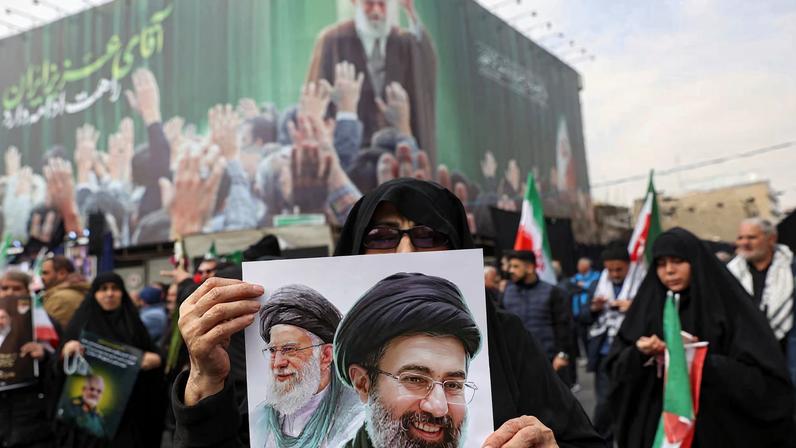 Disidentes iranianos dizem que bombardeio não derrubará o clero governante