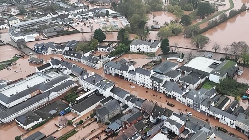 Tragédia atinge cidade adormecida com rio 18 vezes o nível normal
