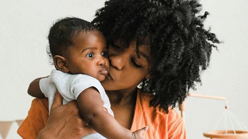 Especialistas apontam motivos da queda da taxa de natalidade no Brasil