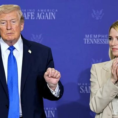 Trump afirma conversas produtivas com o Irã, Teerã nega contato