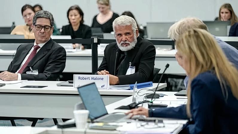 EUA ficam sem painel de vacinas funcionando; assessor diz que drama distrai