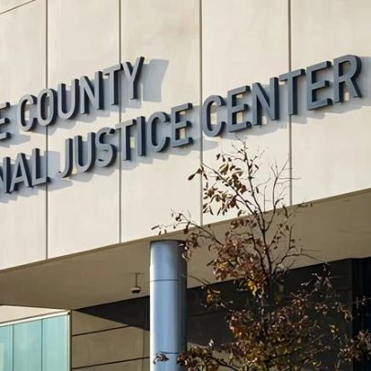 Juiz anula condenação de homem de Detroit coercido a confessar crime de 1999