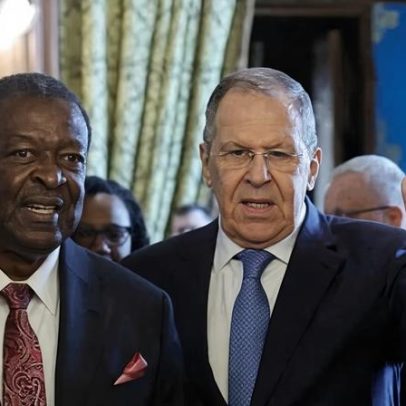 Conflito na Ucrânia: Rússia concorda em parar recrutamento de quenianos