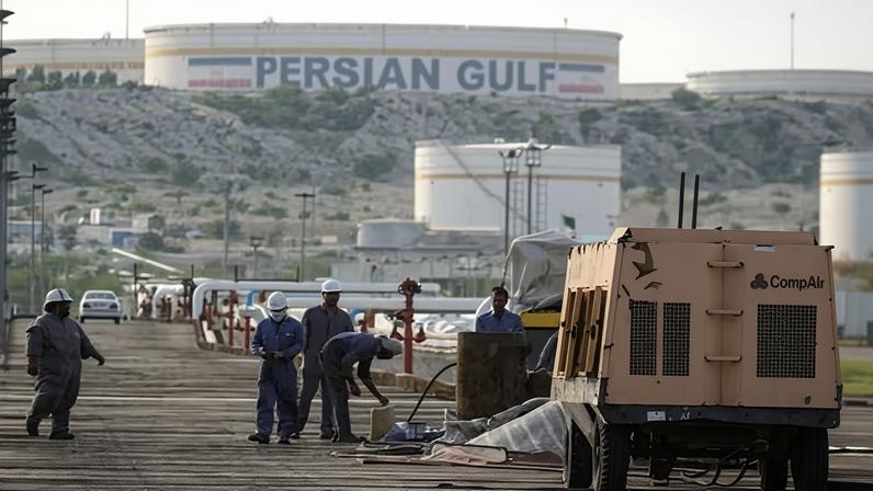 EUA estudam ocupar Ilha de Kharg para abrir Estreito de Hormuz, dizem relatos