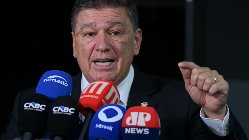 31.mar.2026 - O senador Carlos Viana (Podemos-MG)