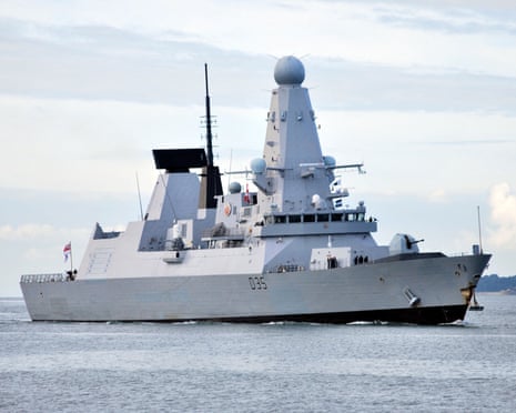 Destróier britânico HMS Dragon chega ao Mediterrâneo Oriental