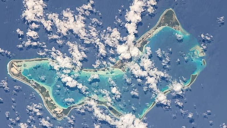 Irã dispara mísseis em direção à base Reino Unido e EUA em Diego Garcia