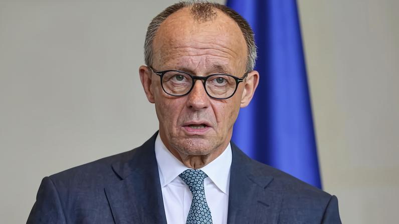 Merz é criticado após pedir que sírios na Alemanha voltem para casa