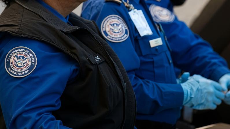 Agentes do ICE serão enviados a aeroportos dos EUA para reduzir filas