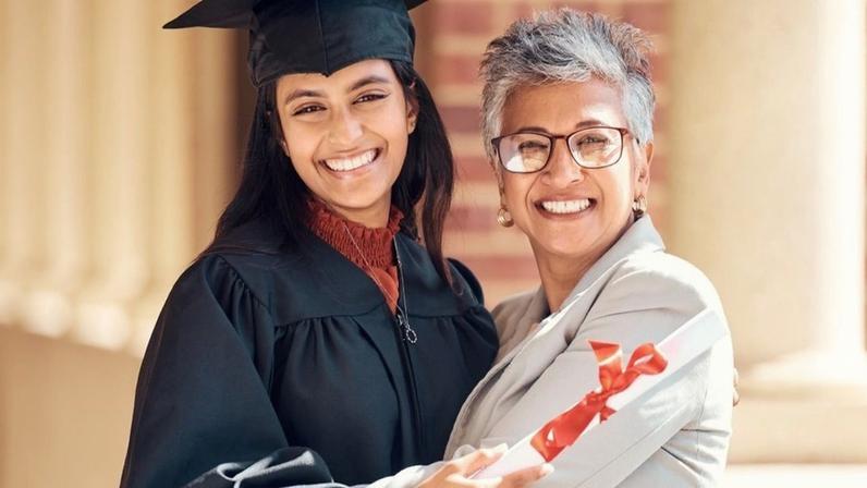 Incentivo à mãe de estudante do último ano do ensino médio