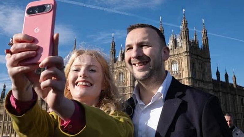 Polícia não encontra evidências de crime na byelection de Gorton e Denton