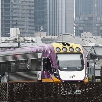 Transporte público gratuito por um mês para reduzir demanda de combustível