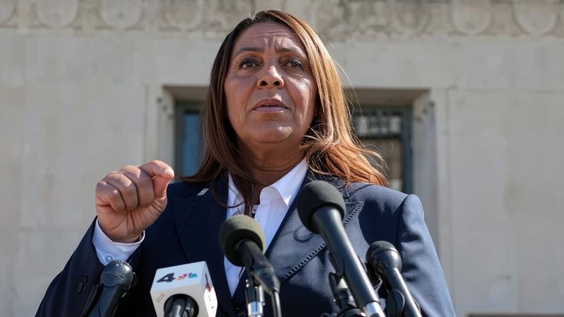 Chefe da habitação de Trump solicita nova investigação criminal contra Letitia James