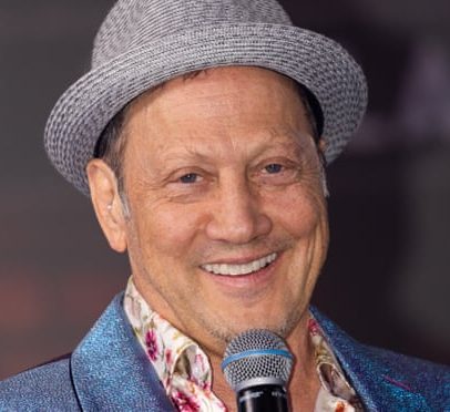 Rob Schneider pede aos EUA restabelecer o serviço militar obrigatório