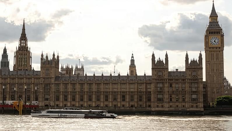 Revisão da interferência financeira estrangeira na política britânica é publicada