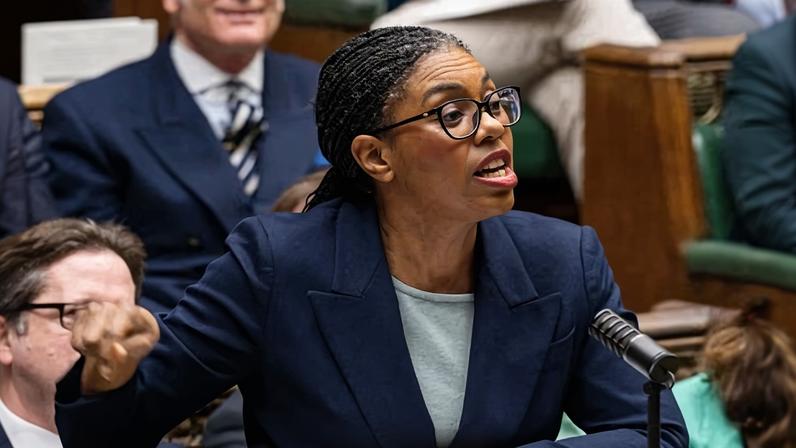 Trump sem rumo sobre o Irã, Badenoch também se distancia