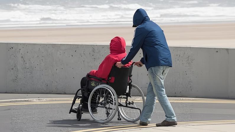Parlamento ameaça nova investigação sobre escândalo do auxílio a cuidadores